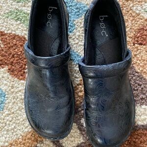 b.o.c. Women's Black Embossed Mules